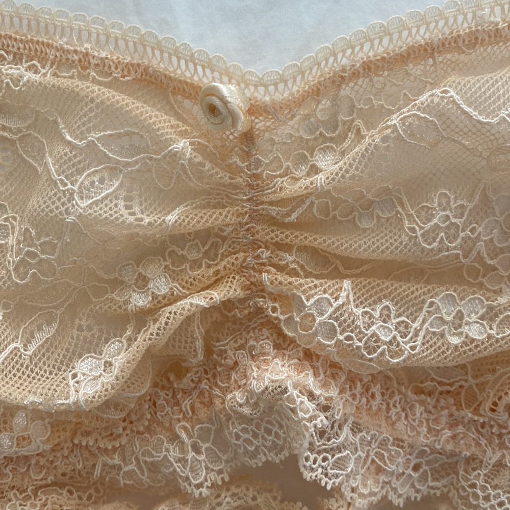 Strapless Lace Bandeau